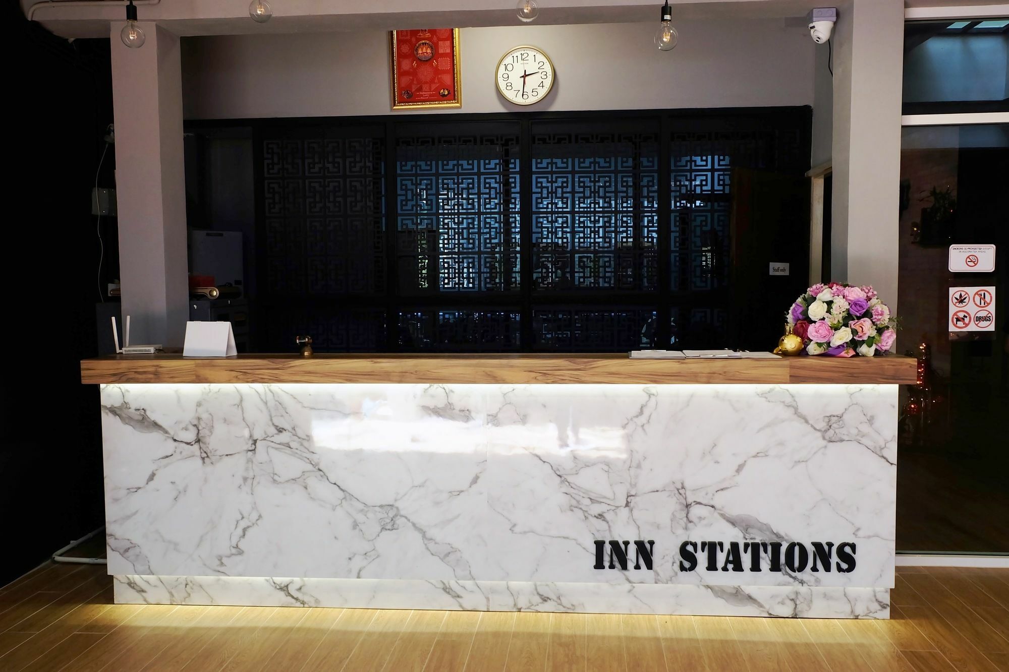 Inn Stations Hostel Бангкок Экстерьер фото